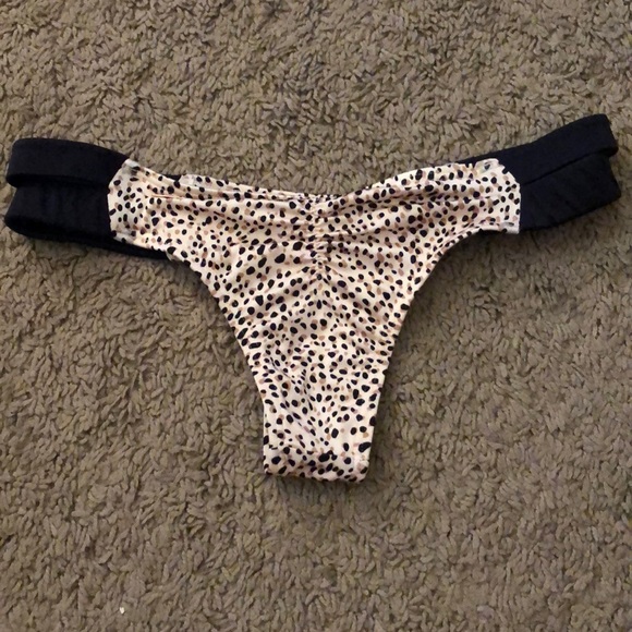 Victoria secret cheeky bikini bottoms - Picture 2 of 5